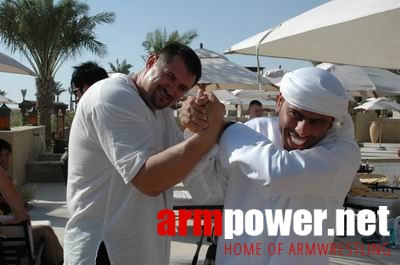 Vendetta in Dubai - preparing # Armwrestling # Armpower.net