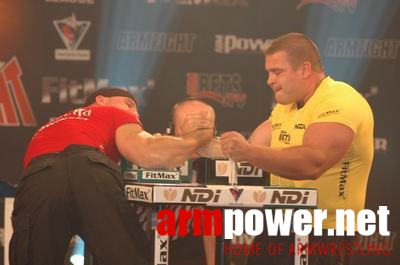 Vendetta in Dubai # Siłowanie na ręce # Armwrestling # Armpower.net