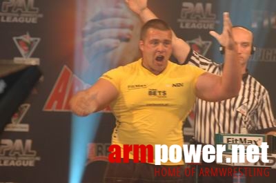 Vendetta in Dubai # Siłowanie na ręce # Armwrestling # Armpower.net