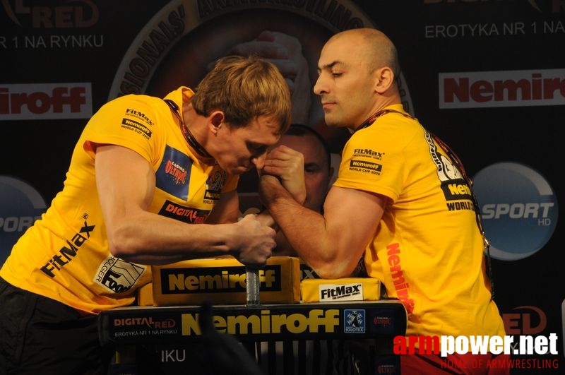 Nemiroff 2008 - Day 1 - Left hand # Siłowanie na ręce # Armwrestling # Armpower.net