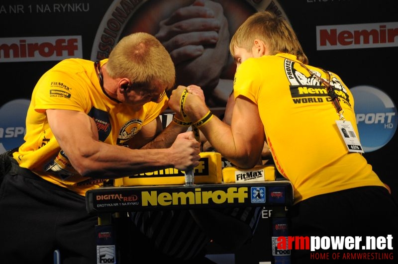 Nemiroff 2008 - Day 1 - Left hand # Siłowanie na ręce # Armwrestling # Armpower.net