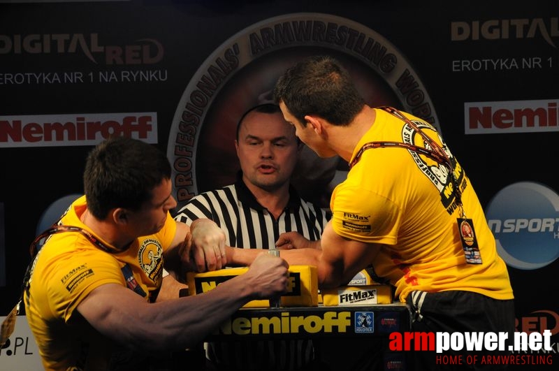 Nemiroff 2008 - Day 1 - Left hand # Siłowanie na ręce # Armwrestling # Armpower.net