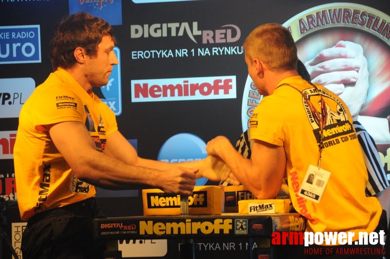 Nemiroff 2008 - Day 1 - Left hand # Siłowanie na ręce # Armwrestling # Armpower.net