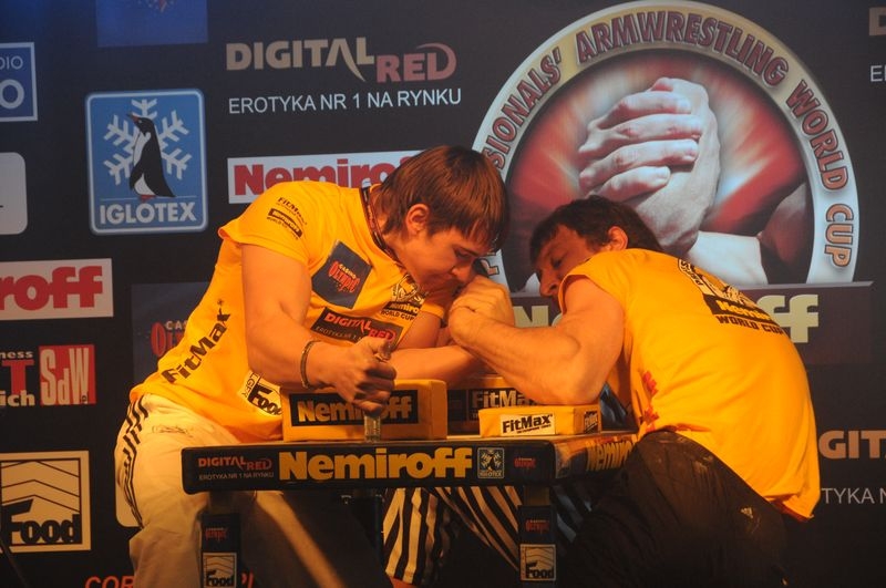 Nemiroff 2008 - Day 1 - Left hand # Siłowanie na ręce # Armwrestling # Armpower.net