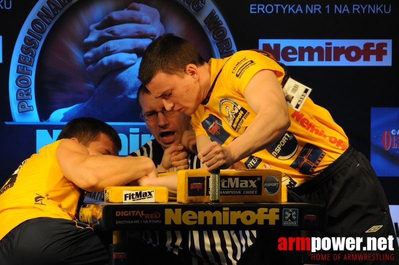 Nemiroff 2008 - Day 2 - Right hand # Siłowanie na ręce # Armwrestling # Armpower.net