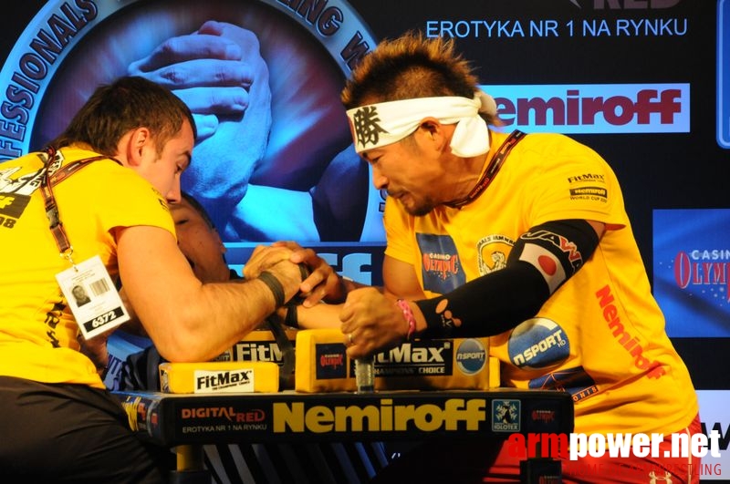 Nemiroff 2008 - Day 2 - Right hand # Siłowanie na ręce # Armwrestling # Armpower.net