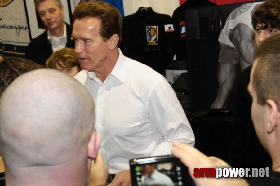 Arnold Classic 2009 - Arnold Schwarzenegger # Aрмспорт # Armsport # Armpower.net