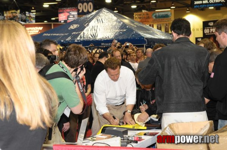 Arnold Classic 2009 - Arnold Schwarzenegger # Aрмспорт # Armsport # Armpower.net