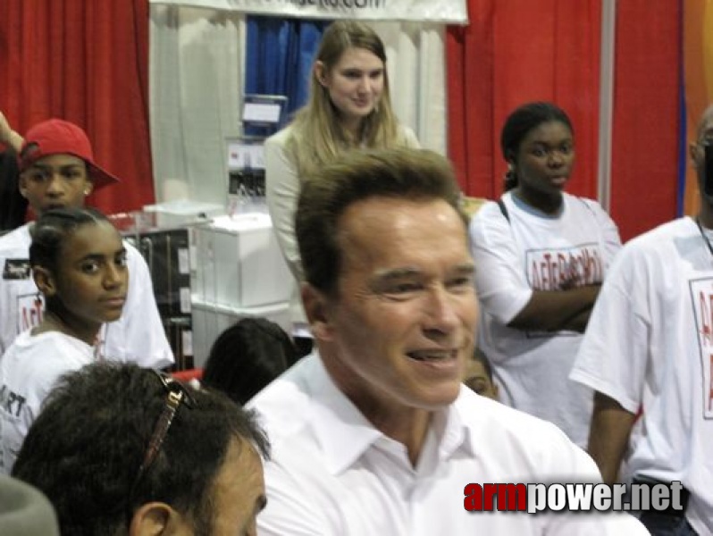 Arnold Classic 2009 - Arnold Schwarzenegger # Armwrestling # Armpower.net