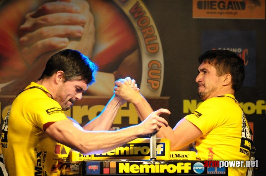 Nemiroff 2009 - Day 1 - Left hand # Armwrestling # Armpower.net