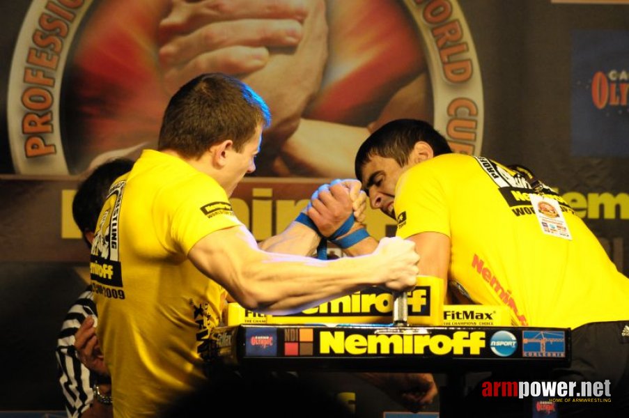 Nemiroff 2009 - Day 1 - Left hand # Siłowanie na ręce # Armwrestling # Armpower.net