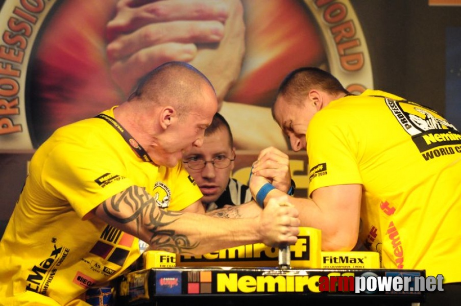 Nemiroff 2009 - Day 1 - Left hand # Siłowanie na ręce # Armwrestling # Armpower.net