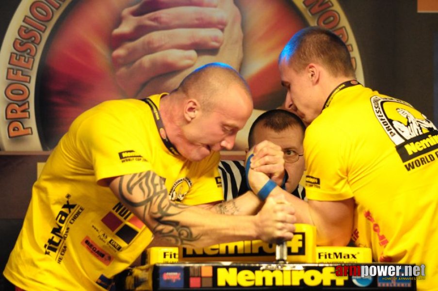 Nemiroff 2009 - Day 1 - Left hand # Armwrestling # Armpower.net