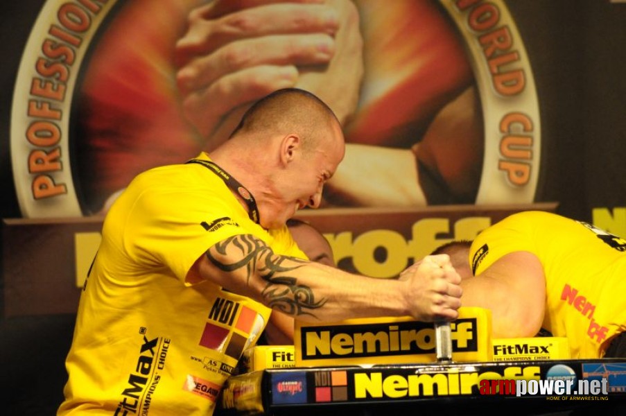 Nemiroff 2009 - Day 1 - Left hand # Siłowanie na ręce # Armwrestling # Armpower.net