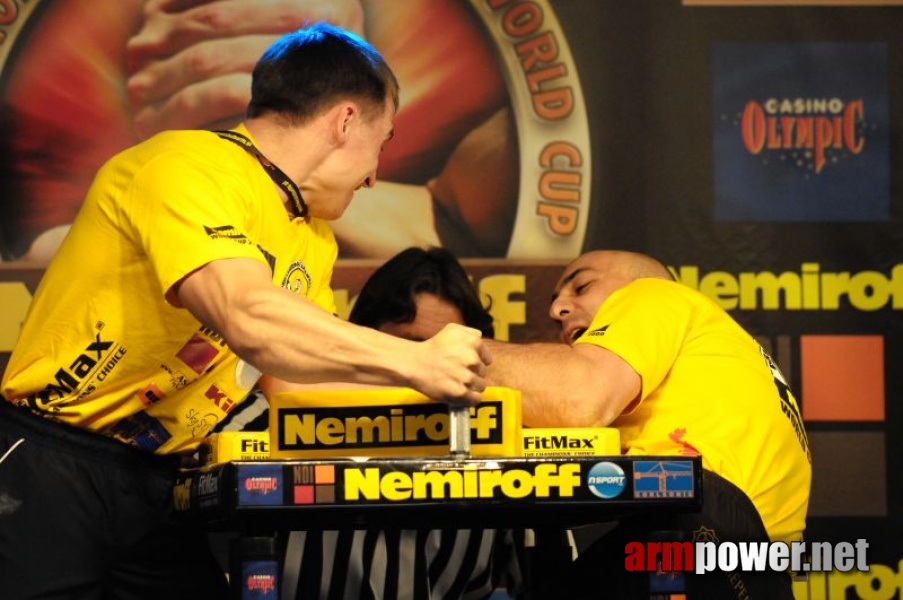 Nemiroff 2009 - Day 1 - Left hand # Siłowanie na ręce # Armwrestling # Armpower.net