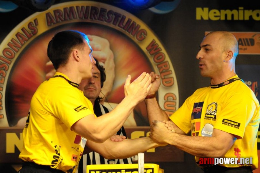 Nemiroff 2009 - Day 1 - Left hand # Siłowanie na ręce # Armwrestling # Armpower.net