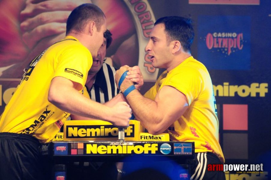 Nemiroff 2009 - Day 1 - Left hand # Siłowanie na ręce # Armwrestling # Armpower.net