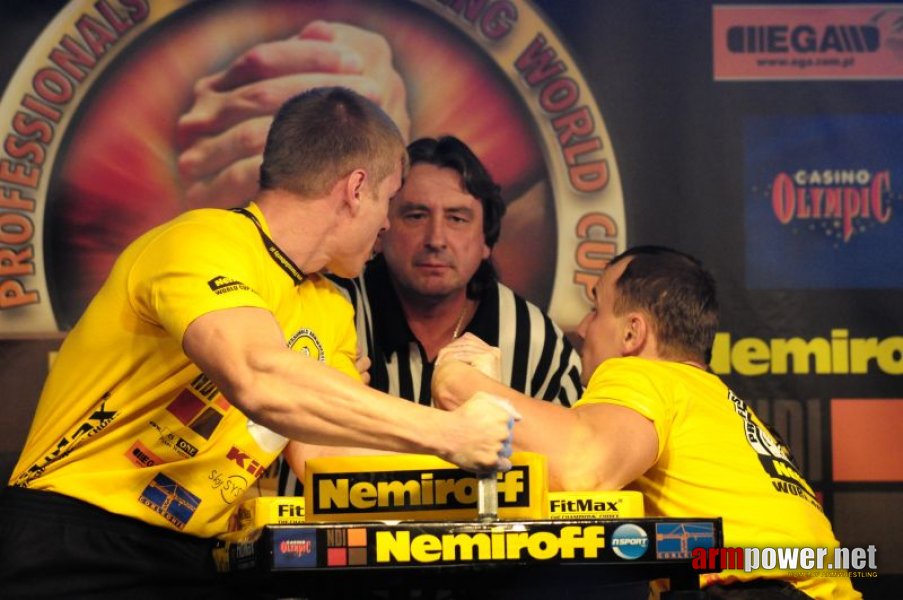 Nemiroff 2009 - Day 1 - Left hand # Siłowanie na ręce # Armwrestling # Armpower.net