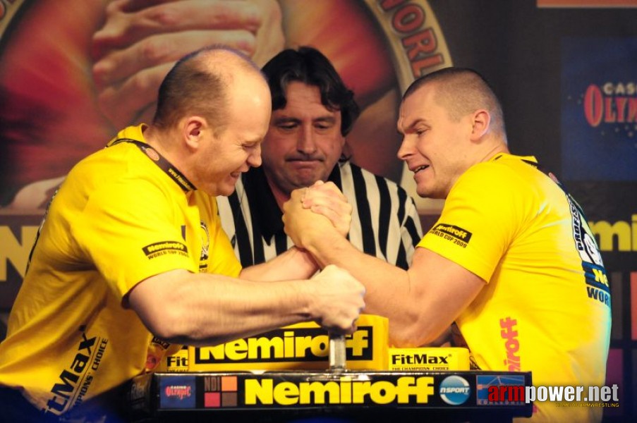 Nemiroff 2009 - Day 1 - Left hand # Siłowanie na ręce # Armwrestling # Armpower.net