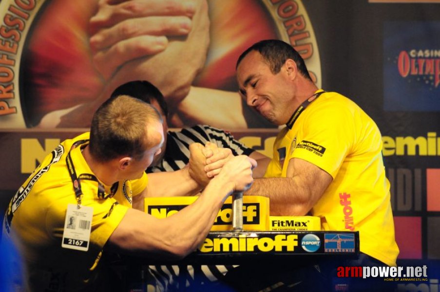 Nemiroff 2009 - Day 1 - Left hand # Siłowanie na ręce # Armwrestling # Armpower.net