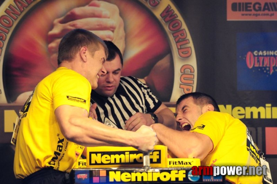 Nemiroff 2009 - Day 1 - Left hand # Siłowanie na ręce # Armwrestling # Armpower.net