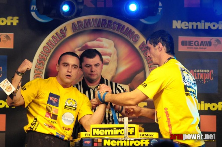 Nemiroff 2009 - Day 1 - Left hand # Siłowanie na ręce # Armwrestling # Armpower.net