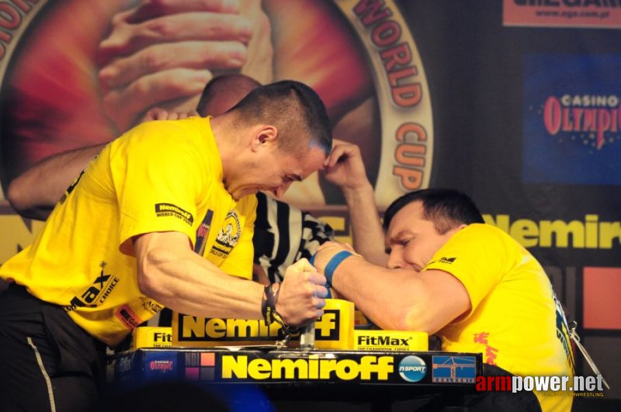 Nemiroff 2009 - Day 1 - Left hand # Siłowanie na ręce # Armwrestling # Armpower.net