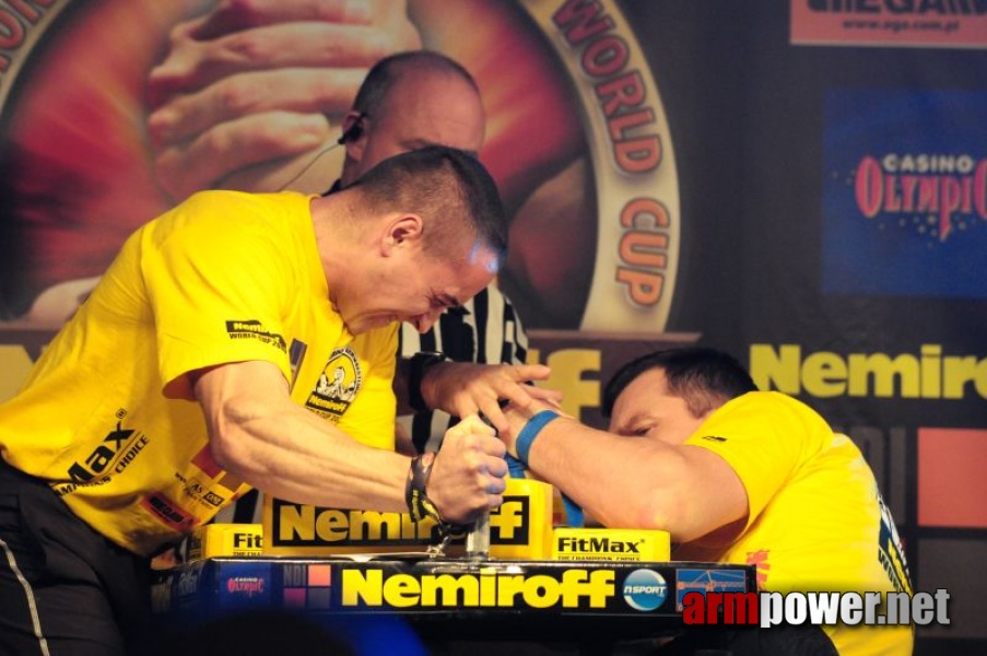 Nemiroff 2009 - Day 1 - Left hand # Siłowanie na ręce # Armwrestling # Armpower.net