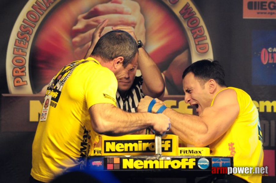 Nemiroff 2009 - Day 1 - Left hand # Armwrestling # Armpower.net