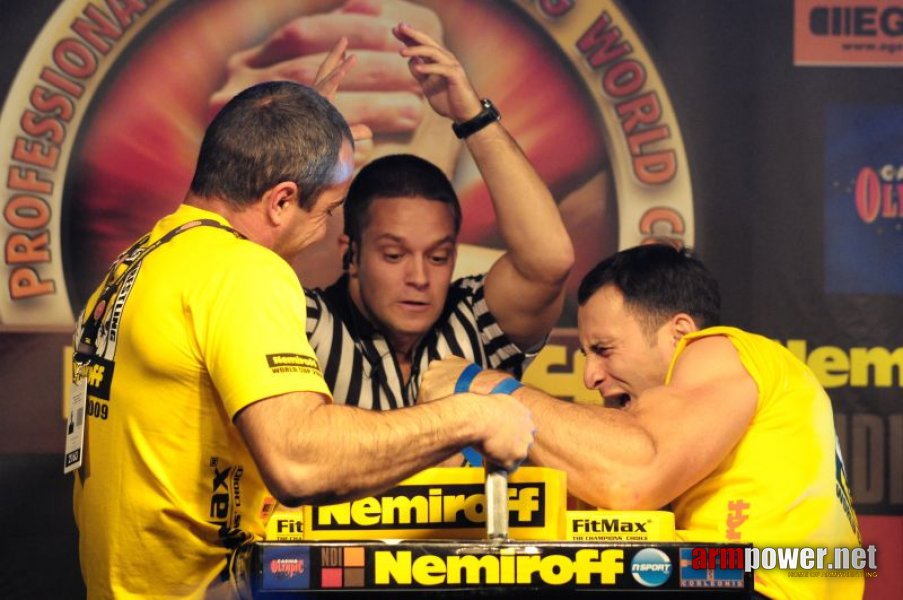 Nemiroff 2009 - Day 1 - Left hand # Aрмспорт # Armsport # Armpower.net