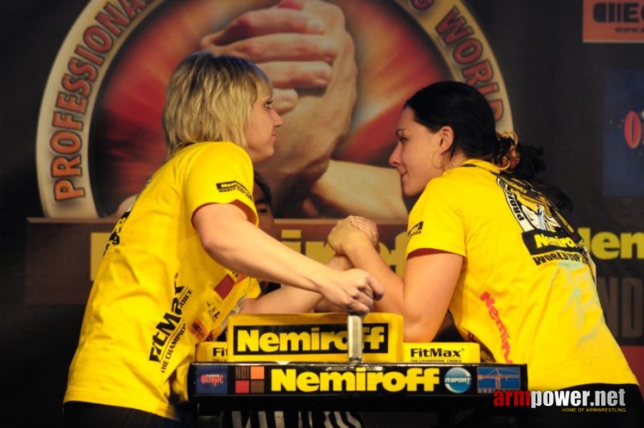 Nemiroff 2009 - Day 1 - Left hand # Siłowanie na ręce # Armwrestling # Armpower.net