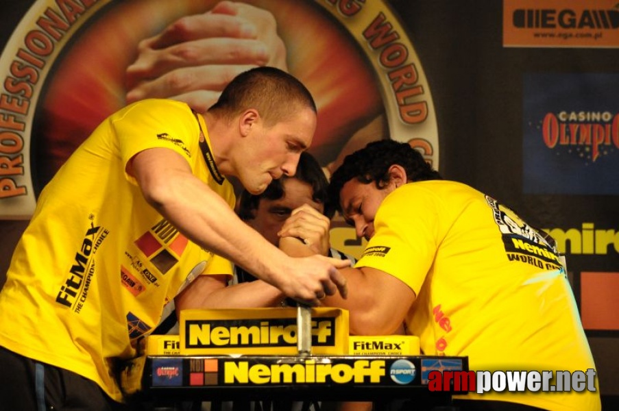 Nemiroff 2009 - Day 1 - Left hand # Armwrestling # Armpower.net