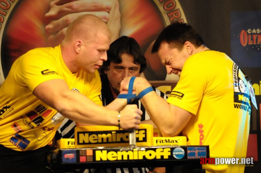 Nemiroff 2009 - Day 1 - Left hand # Siłowanie na ręce # Armwrestling # Armpower.net