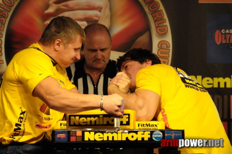 Nemiroff 2009 - Day 1 - Left hand # Siłowanie na ręce # Armwrestling # Armpower.net