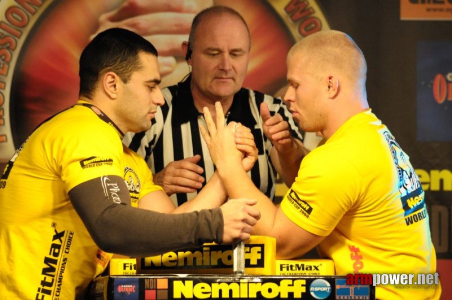 Nemiroff 2009 - Day 1 - Left hand # Siłowanie na ręce # Armwrestling # Armpower.net