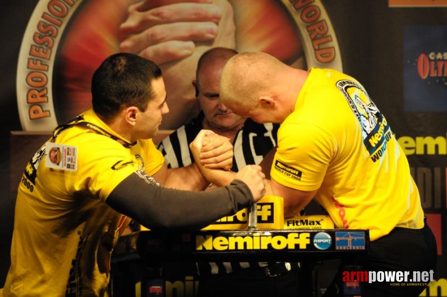 Nemiroff 2009 - Day 1 - Left hand # Siłowanie na ręce # Armwrestling # Armpower.net