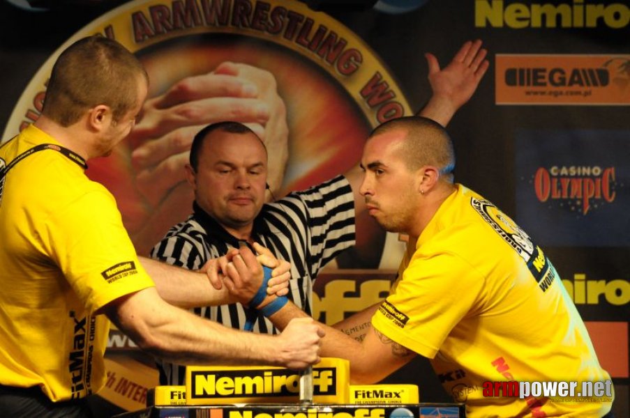 Nemiroff 2009 - Day 1 - Left hand # Siłowanie na ręce # Armwrestling # Armpower.net