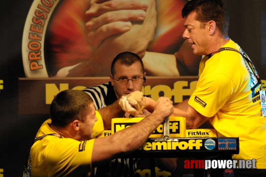 Nemiroff 2009 - Day 1 - Left hand # Armwrestling # Armpower.net