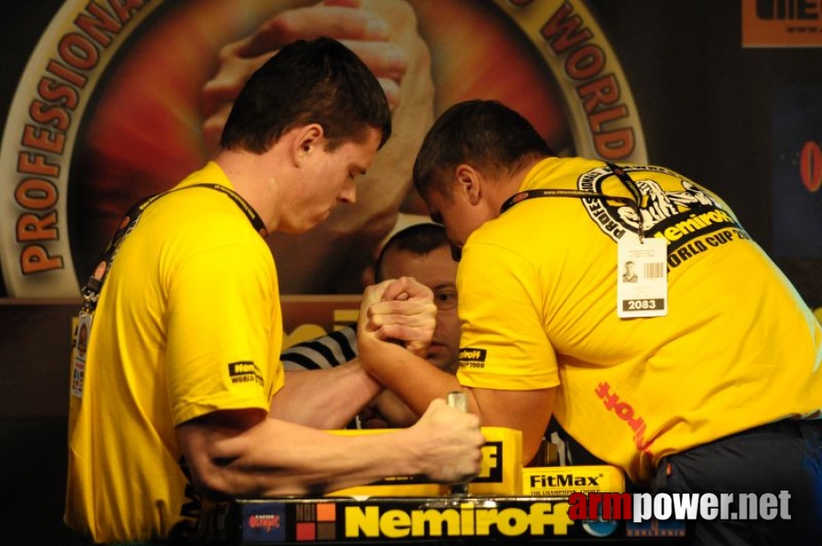 Nemiroff 2009 - Day 1 - Left hand # Siłowanie na ręce # Armwrestling # Armpower.net