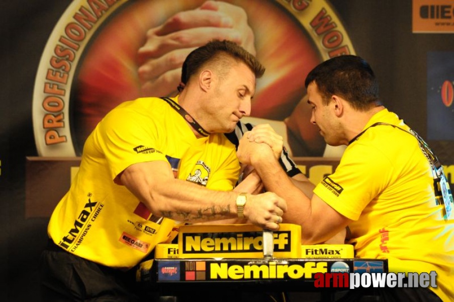 Nemiroff 2009 - Day 1 - Left hand # Siłowanie na ręce # Armwrestling # Armpower.net