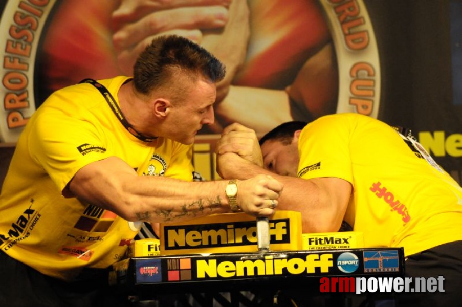 Nemiroff 2009 - Day 1 - Left hand # Siłowanie na ręce # Armwrestling # Armpower.net