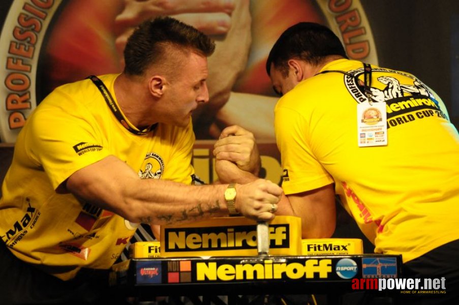 Nemiroff 2009 - Day 1 - Left hand # Siłowanie na ręce # Armwrestling # Armpower.net