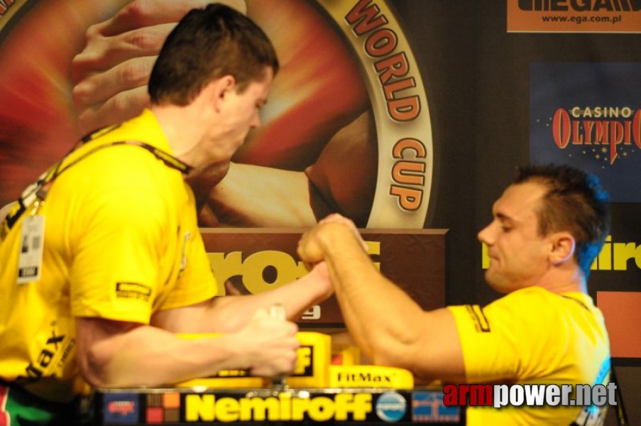 Nemiroff 2009 - Day 1 - Left hand # Siłowanie na ręce # Armwrestling # Armpower.net