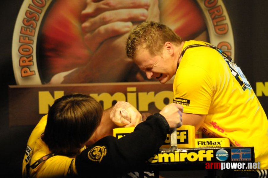 Nemiroff 2009 - Day 1 - Left hand # Armwrestling # Armpower.net