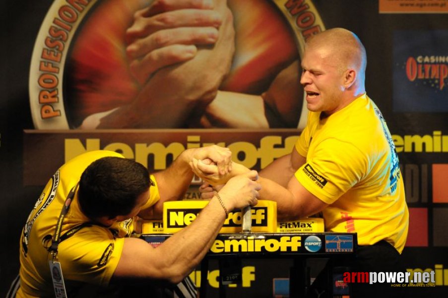 Nemiroff 2009 - Day 1 - Left hand # Siłowanie na ręce # Armwrestling # Armpower.net