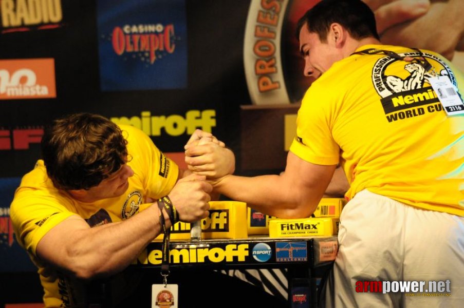 Nemiroff 2009 - Day 1 - Left hand # Siłowanie na ręce # Armwrestling # Armpower.net