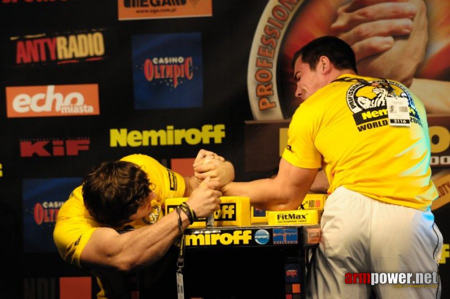 Nemiroff 2009 - Day 1 - Left hand # Siłowanie na ręce # Armwrestling # Armpower.net