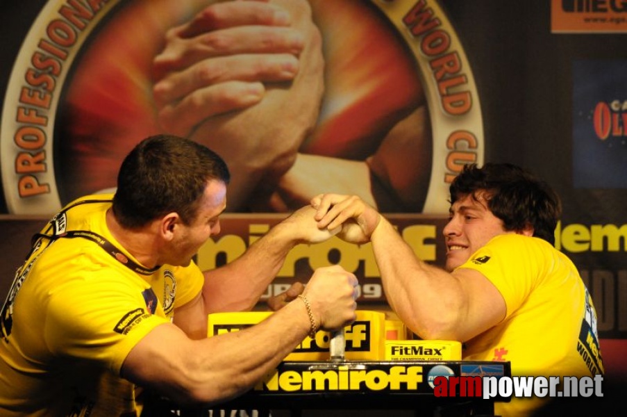 Nemiroff 2009 - Day 1 - Left hand # Armwrestling # Armpower.net