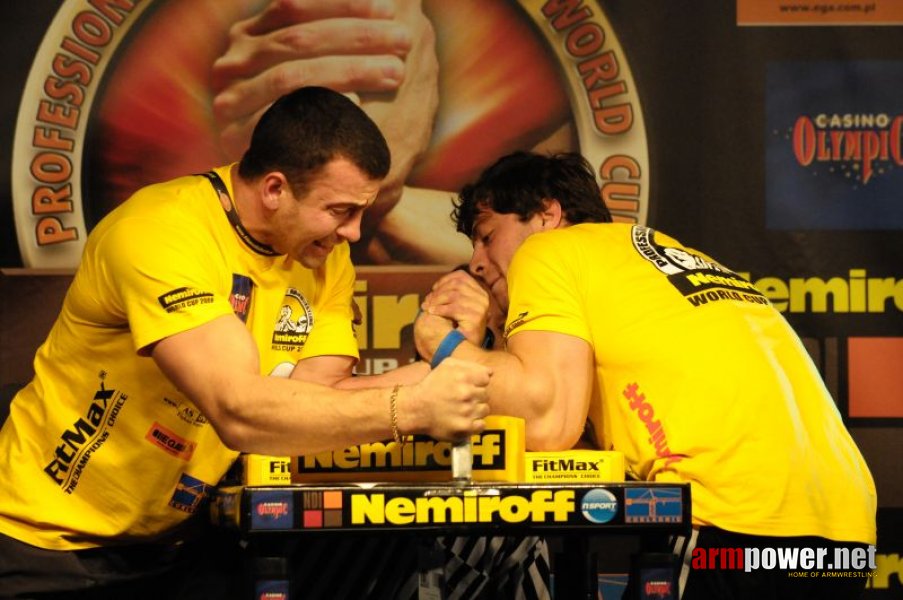 Nemiroff 2009 - Day 1 - Left hand # Siłowanie na ręce # Armwrestling # Armpower.net