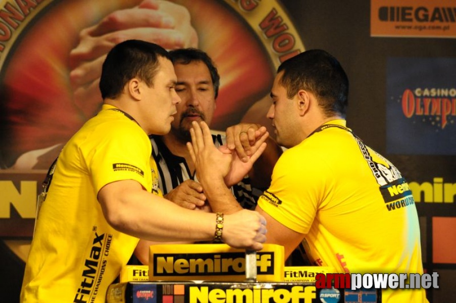 Nemiroff 2009 - Day 1 - Left hand # Siłowanie na ręce # Armwrestling # Armpower.net